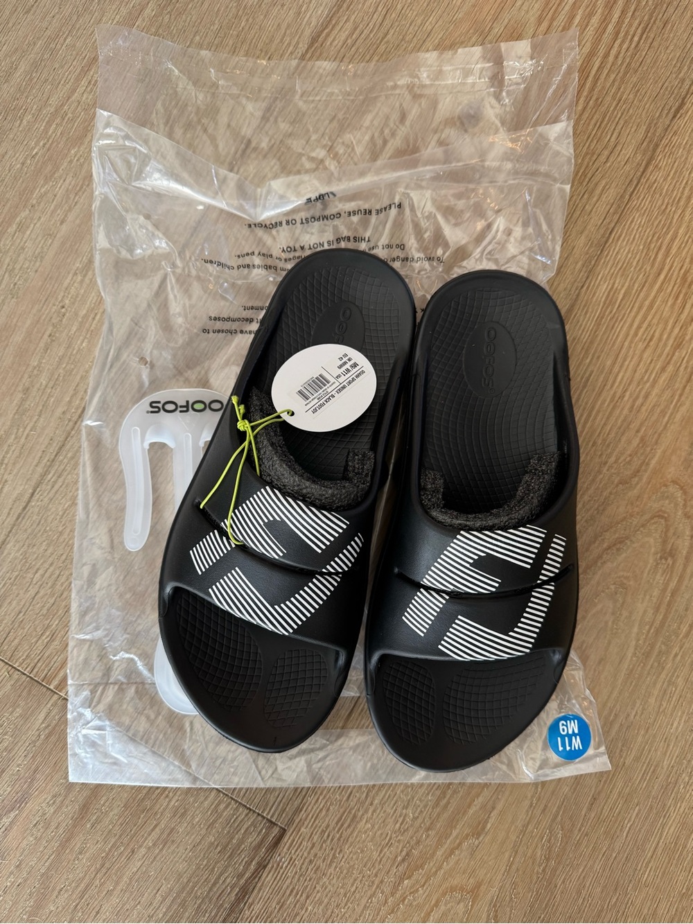 OOFOS OOAHH Unisex FootJoy Logoed Black Slide Sandals M9/W11/EU42 - Picture 4 of 9